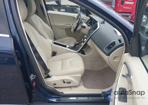 2015 Volvo Xc60 T6 from USA, damaged, VIN YV4902RK7F2710370